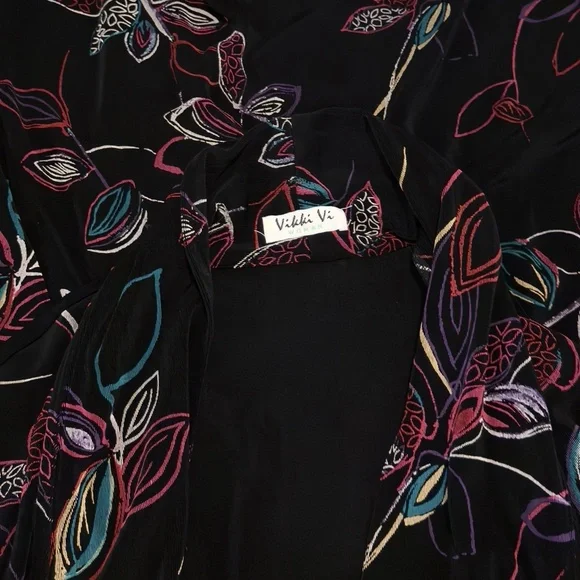 VIKKI VI Floral Slinky Cardigan Plus Size 2X Open Front Oversized Long Sleeve - Picture 4 of 5